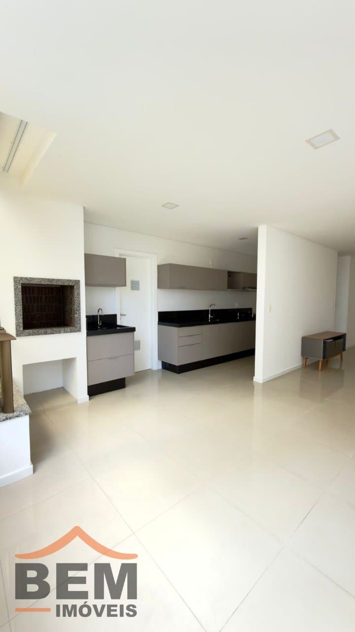 Apartamento à Venda com 3 quartos sendo 1 suíte, 2 vagas no bairro Fazenda em Itajaí/SC