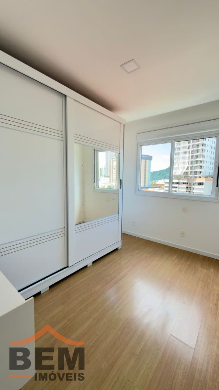 Apartamento à Venda com 3 quartos sendo 1 suíte, 2 vagas no bairro Fazenda em Itajaí/SC