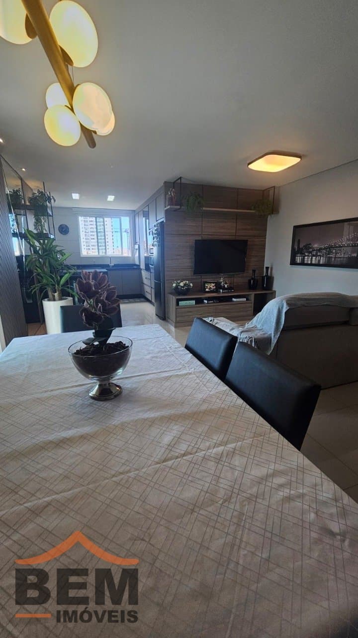 Apartamento à Venda com 3 quartos sendo 1 suíte, 2 vagas no bairro Centro em Itajaí/SC