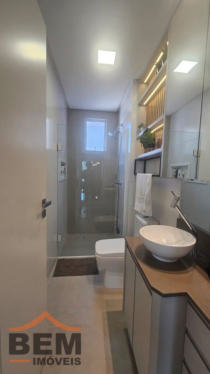 Apartamento à Venda com 3 quartos sendo 1 suíte, 2 vagas no bairro Centro em Itajaí/SC