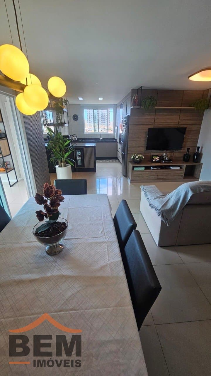 Apartamento à Venda com 3 quartos sendo 1 suíte, 2 vagas no bairro Centro em Itajaí/SC