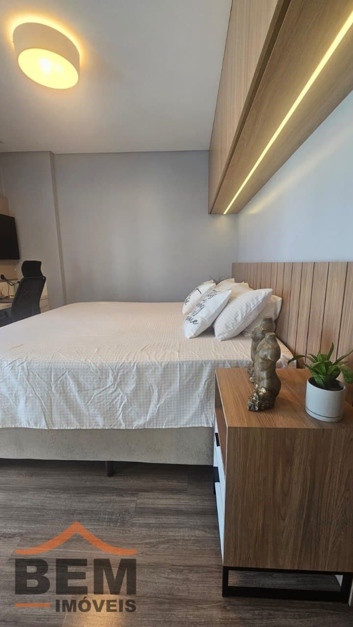 Apartamento à Venda com 3 quartos sendo 1 suíte, 2 vagas no bairro Centro em Itajaí/SC