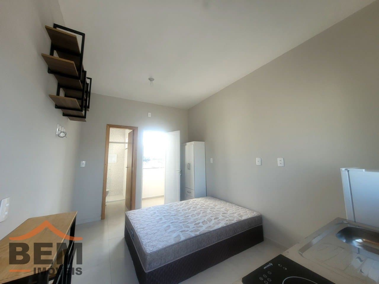 Kitnet para aluguel na Fazenda em Itajaí: 9 - VISTA GERAL - QUARTO - COZINHA