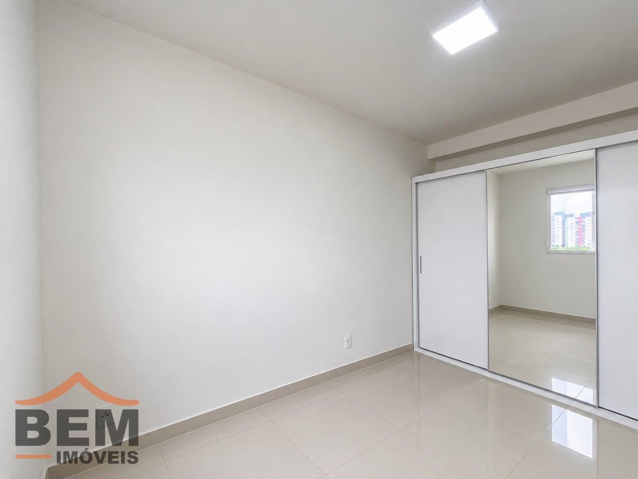 Apartamento para Locação com 2 quartos e 48m² no bairro Cordeiros, em Itajaí - SC