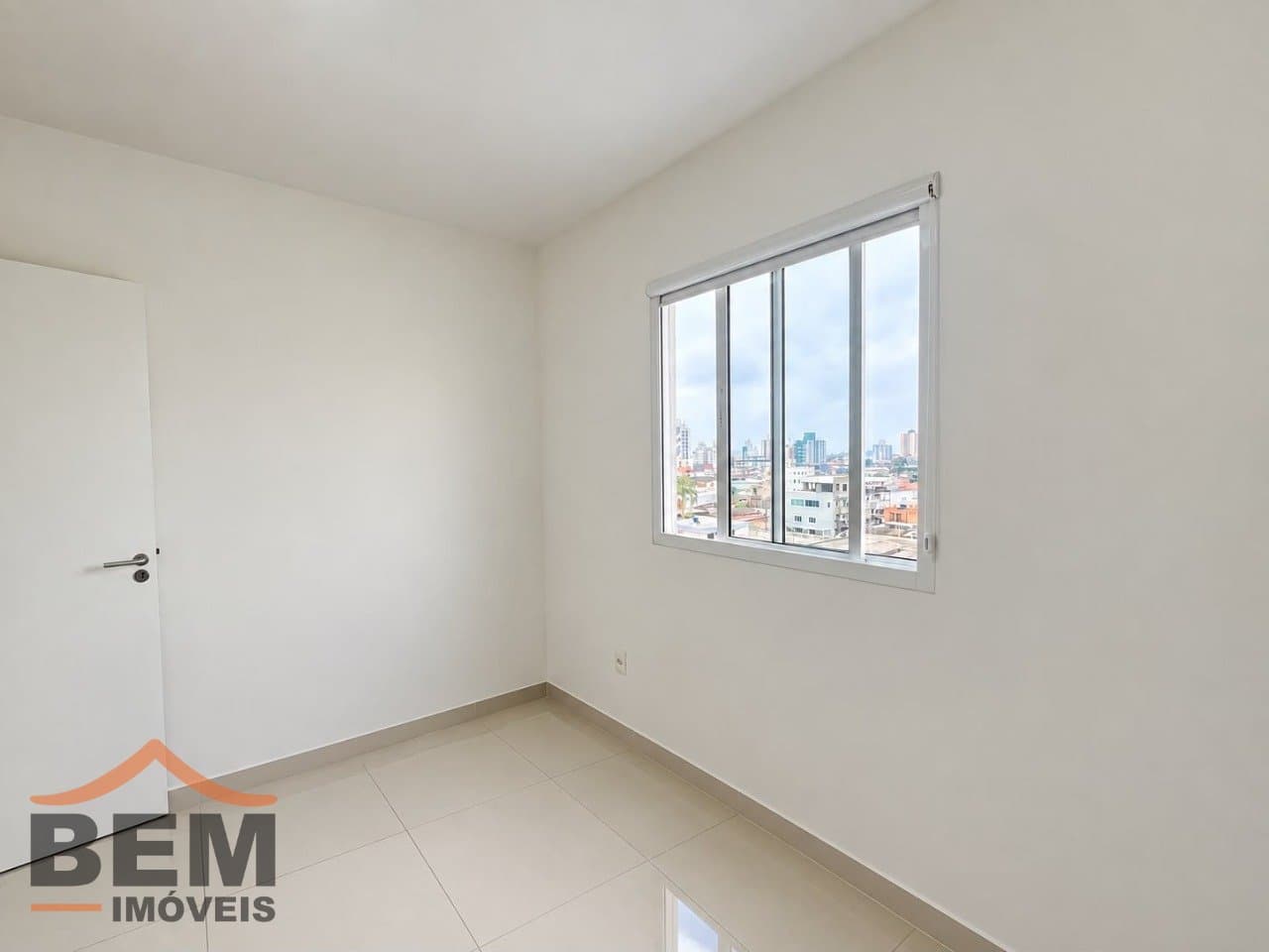 Apartamento para Locação com 2 quartos e 48m² no bairro Cordeiros, em Itajaí - SC