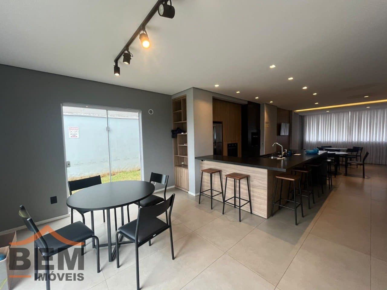 Apartamento para Locação com 2 quartos e 48m² no bairro Cordeiros, em Itajaí - SC