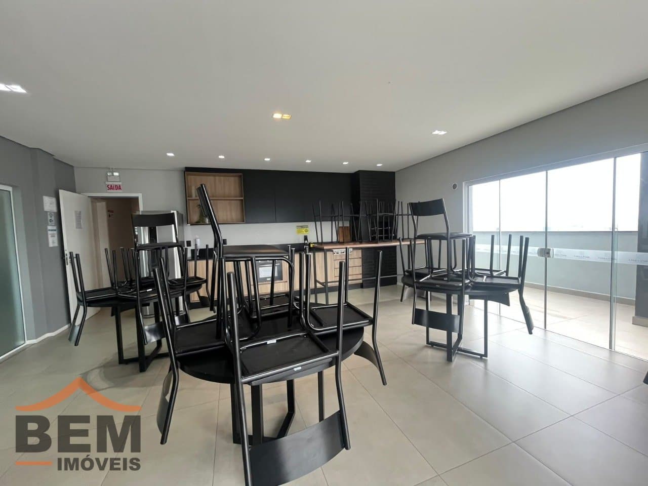 Apartamento para Locação com 2 quartos e 48m² no bairro Cordeiros, em Itajaí - SC