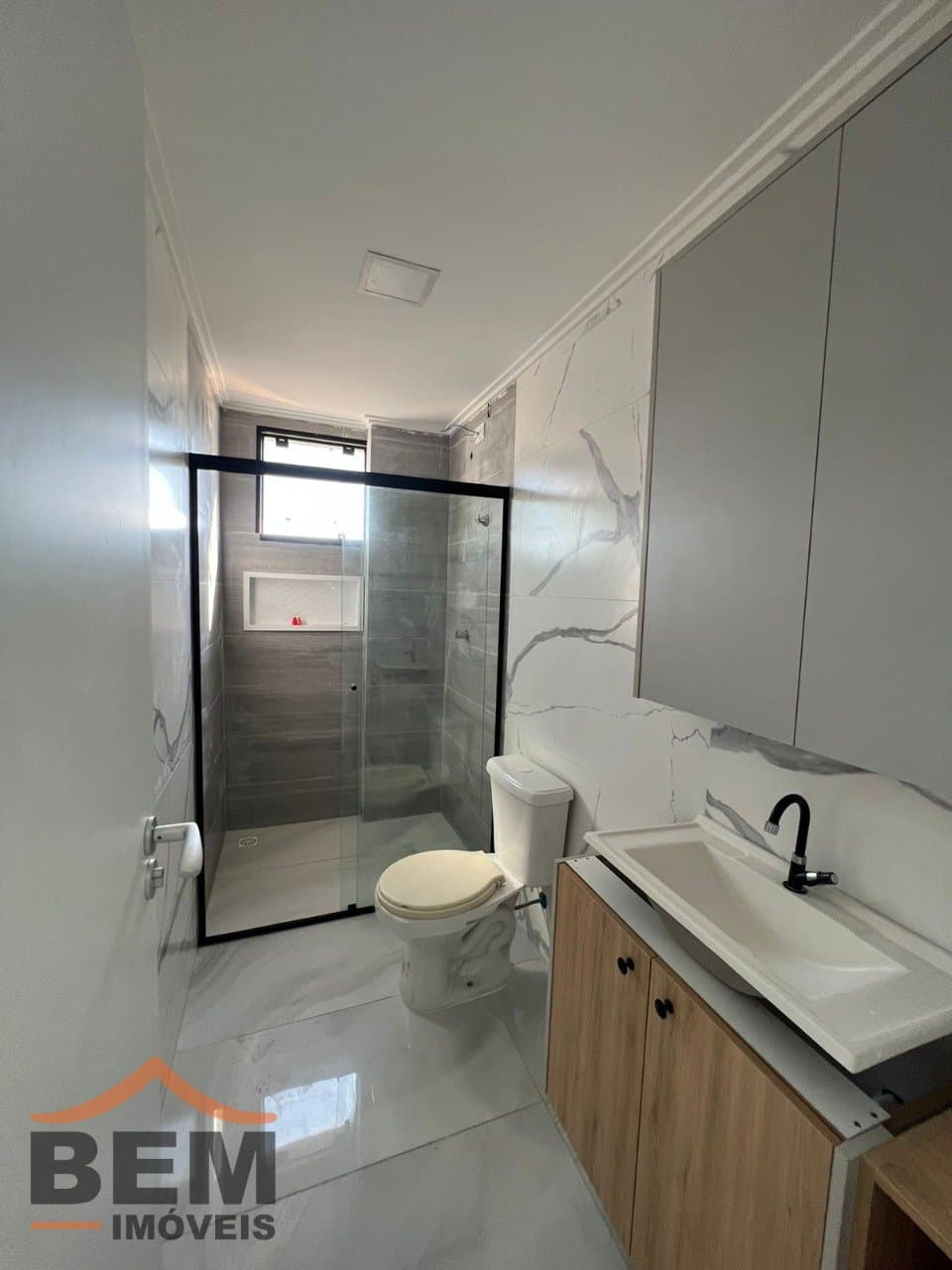Apartamento à Venda com 2 quartos sendo 1 suíte no bairro Santa Regina em Camboriú/SC