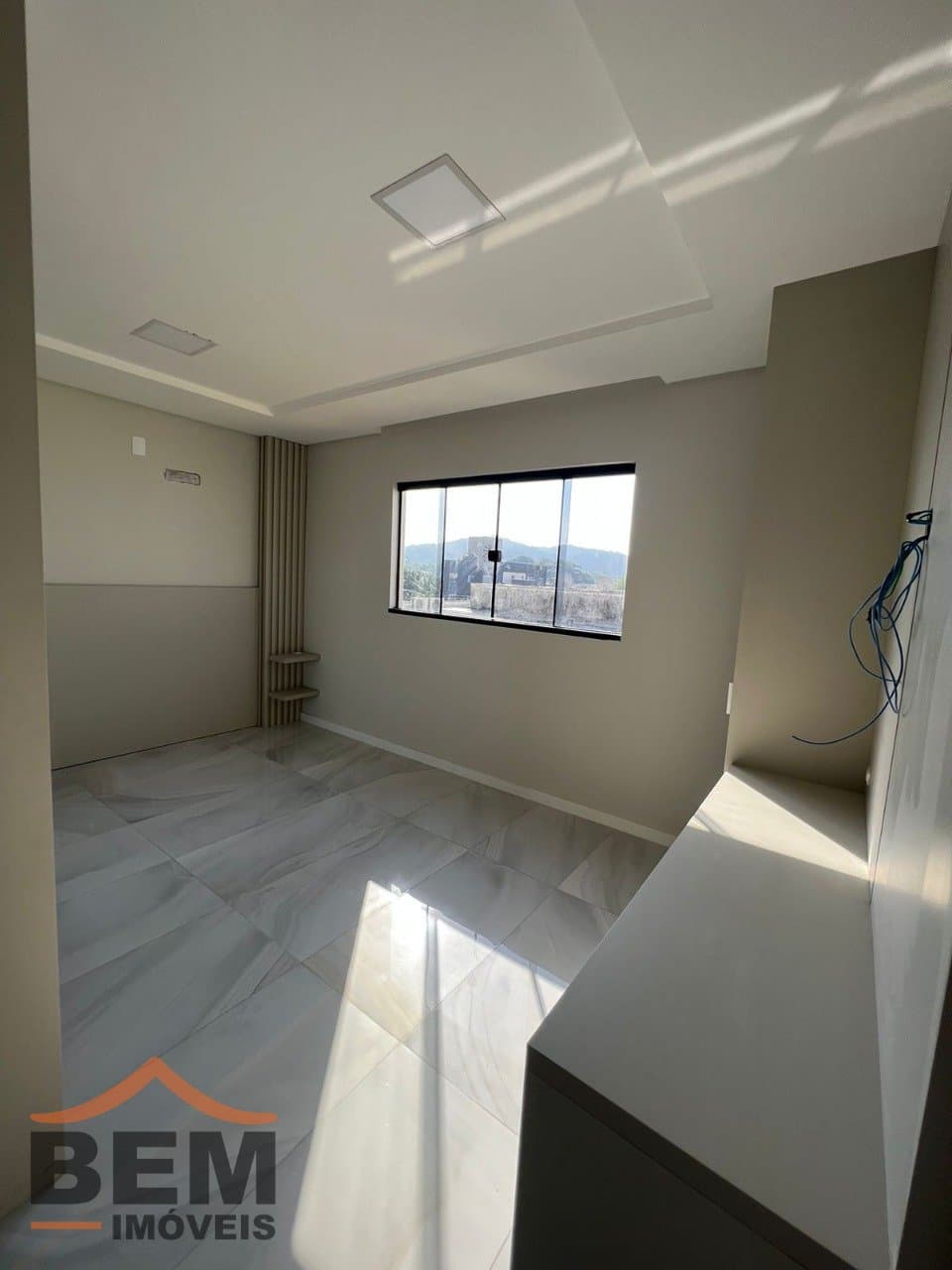 Apartamento à Venda com 2 quartos sendo 1 suíte no bairro Santa Regina em Camboriú/SC