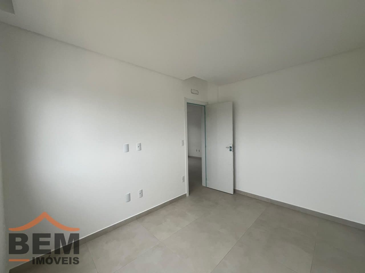 Apartamento para locação com 2 quartos e 118 m² no bairro Centro, em Camboriú
