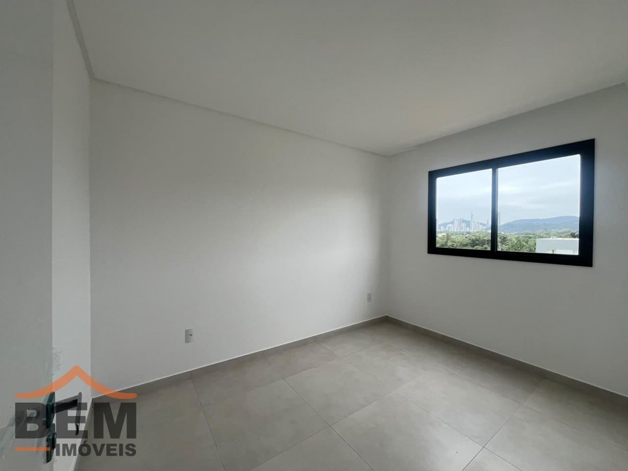 Apartamento para locação com 2 quartos e 118 m² no bairro Centro, em Camboriú