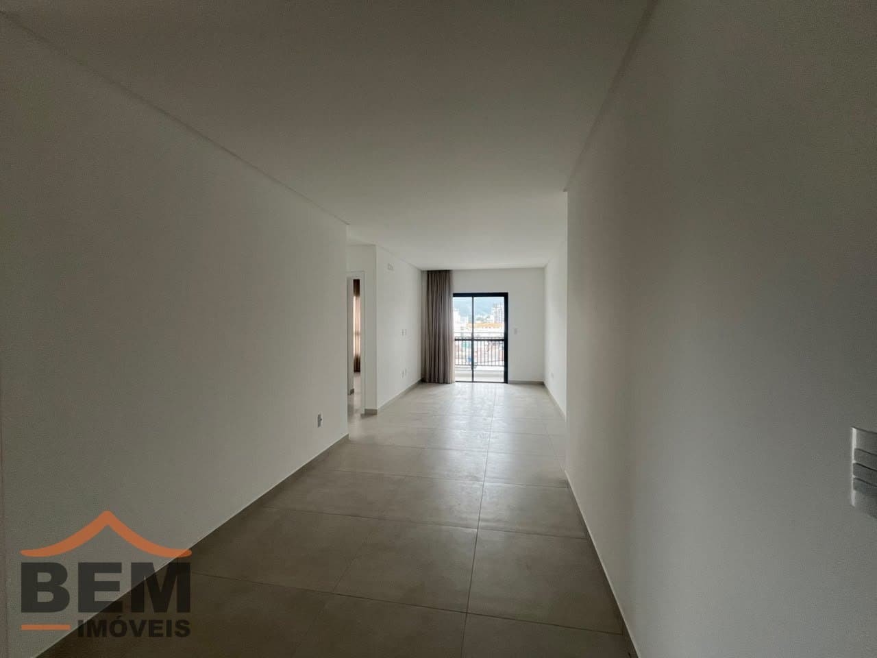 Apartamento para locação com 2 quartos e 118 m² no bairro Centro, em Camboriú