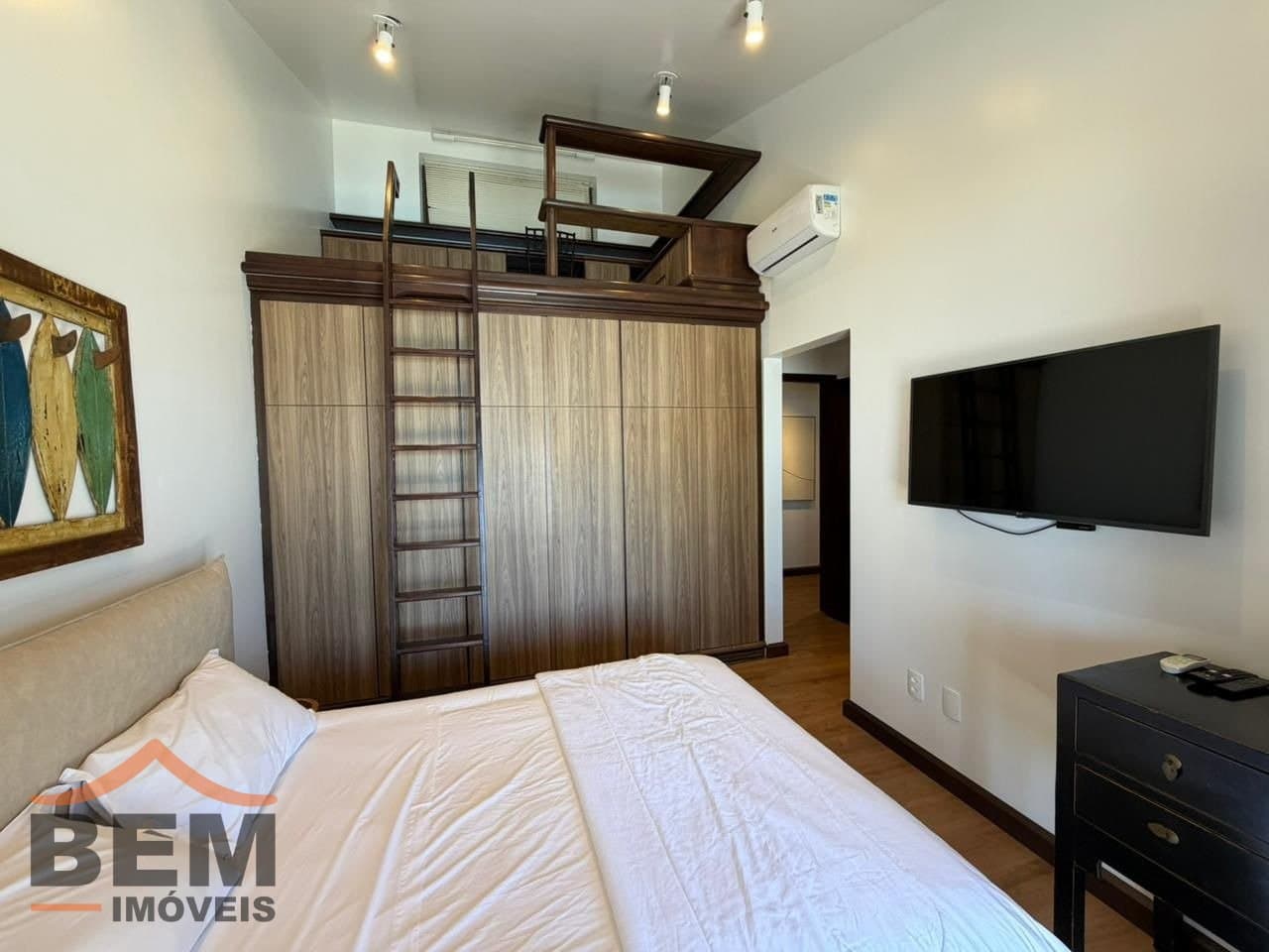 Casa para Locação com 3 quartos sendo 3 suítes, 4 vagas no bairro Cabeçudas em Itajaí/SC