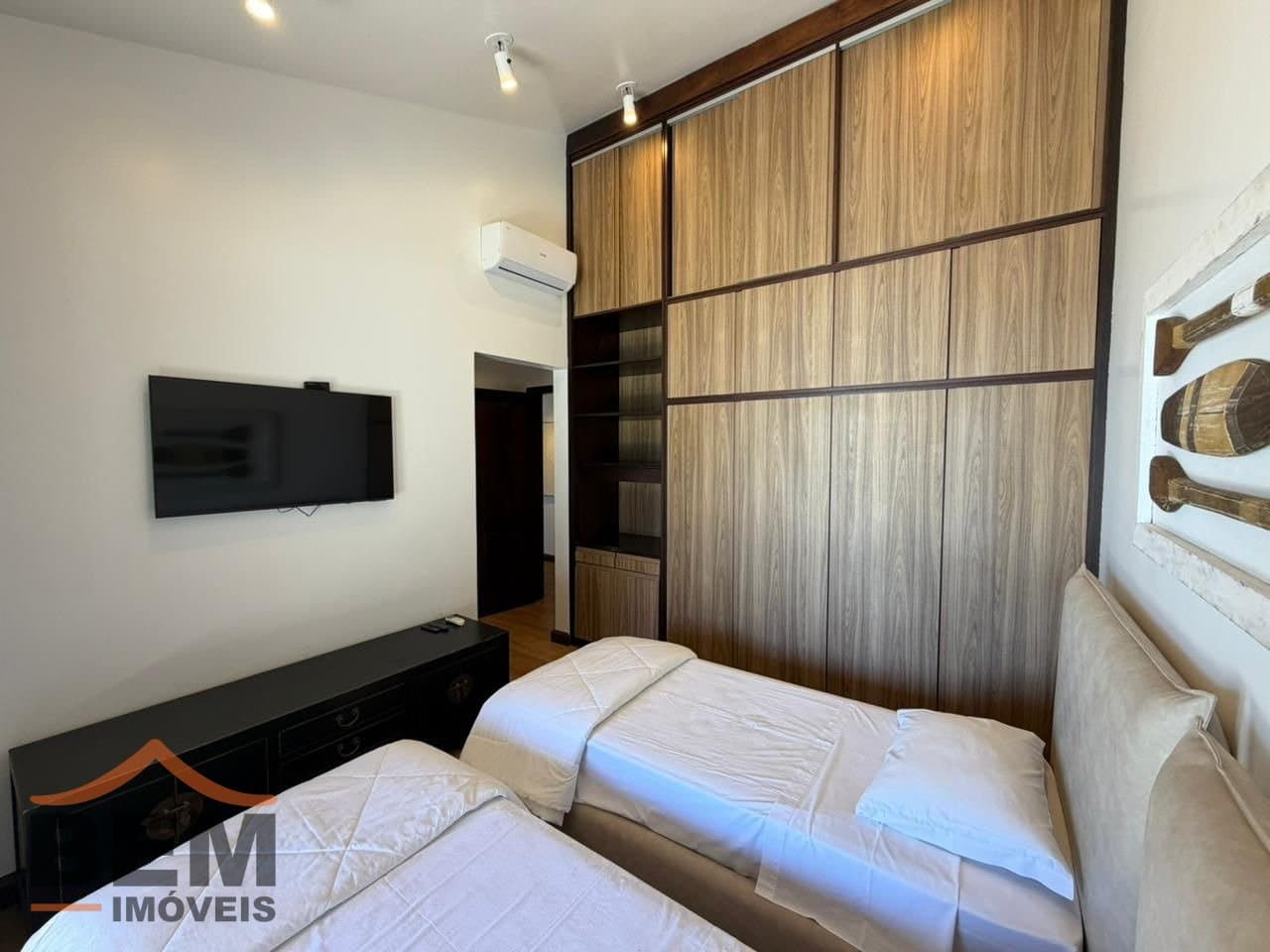 Casa para Locação com 3 quartos sendo 3 suítes, 4 vagas no bairro Cabeçudas em Itajaí/SC