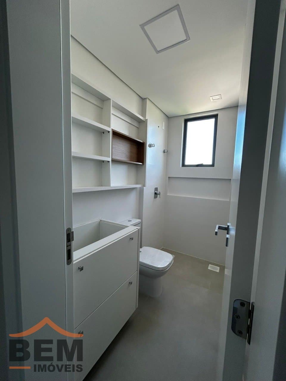 Apartamento à Venda com 2 quartos sendo 1 suíte, 1 vaga no bairro Centro em Itajaí/SC