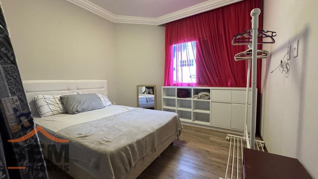 Casa para Locação com 4 quartos sendo 2 suítes, 3 vagas no bairro Pioneiros em Balneário Camboriú/SC