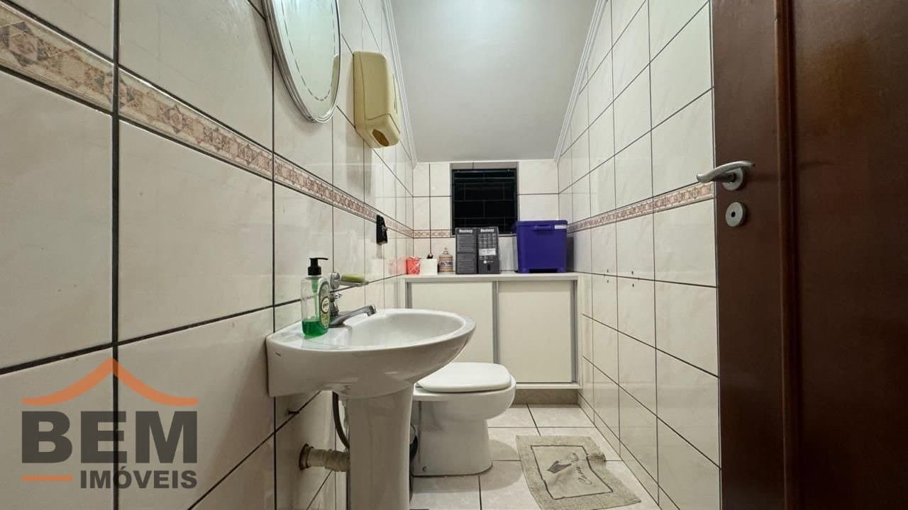 Casa para Locação com 4 quartos sendo 2 suítes, 3 vagas no bairro Pioneiros em Balneário Camboriú/SC