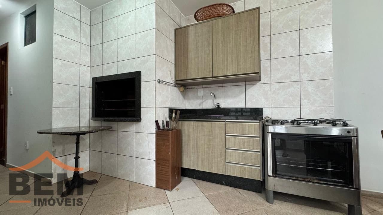 Casa para Locação com 4 quartos sendo 2 suítes, 3 vagas no bairro Pioneiros em Balneário Camboriú/SC
