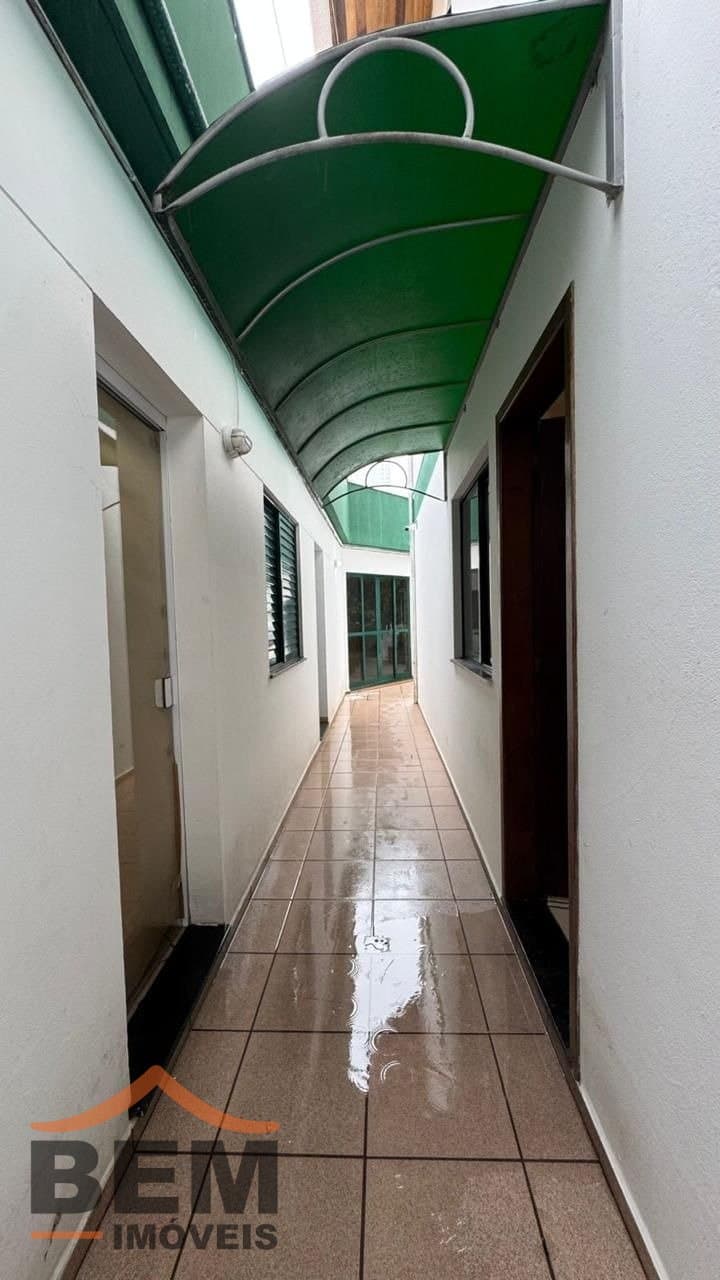 Casa para Locação com 4 quartos sendo 2 suítes, 3 vagas no bairro Pioneiros em Balneário Camboriú/SC