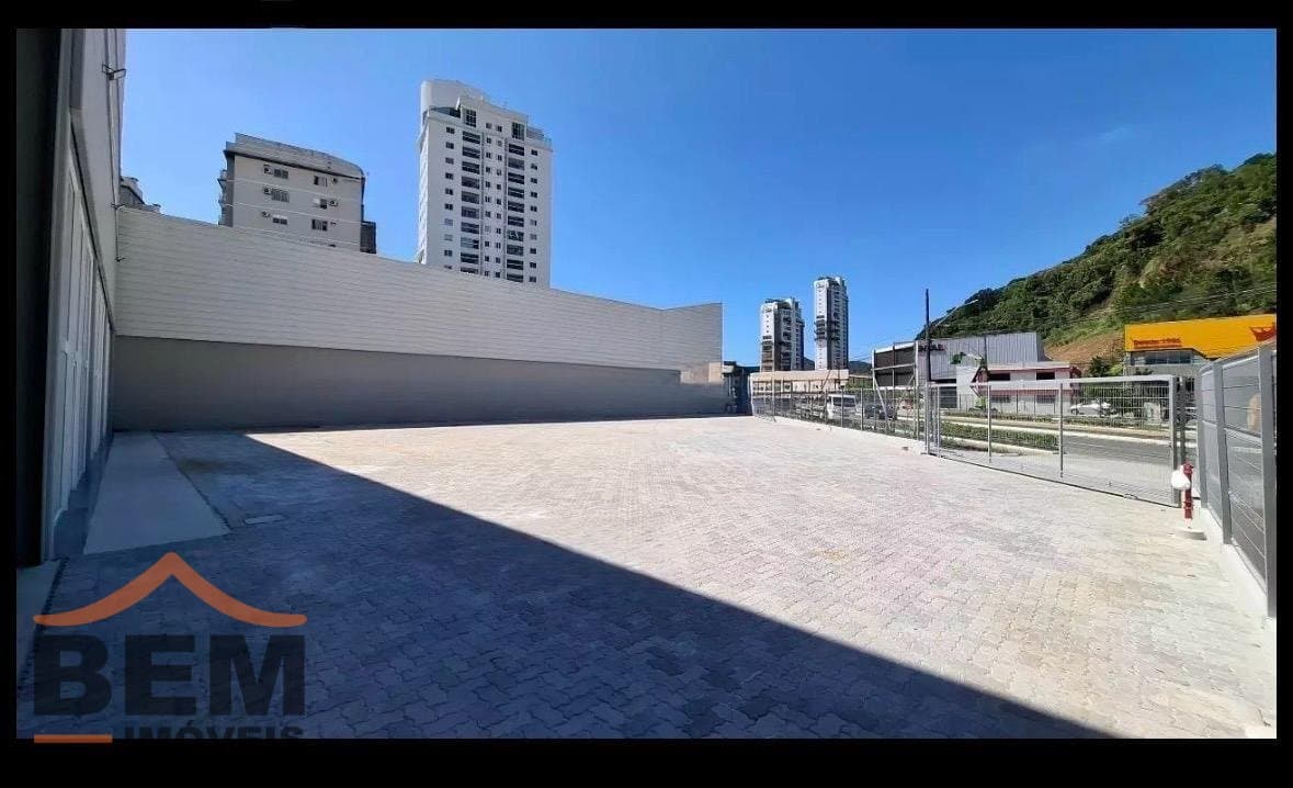 Galpão para Locação com 32 vagas no bairro Carvalho em Itajaí/SC