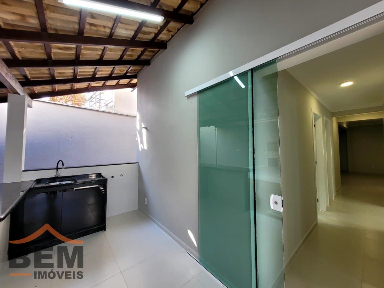Casa para Locação com 4 quartos sendo 1 suíte, 2 vagas no bairro Ressacada em Itajaí/SC