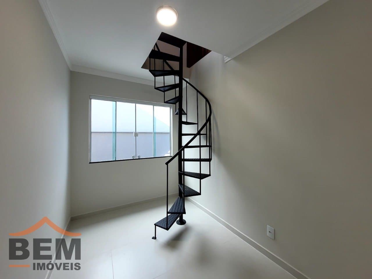 Casa para Locação com 4 quartos sendo 1 suíte, 2 vagas no bairro Ressacada em Itajaí/SC