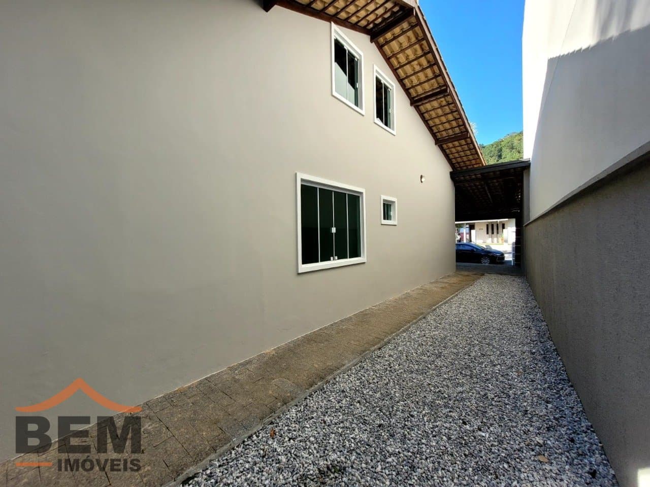Casa para Locação com 4 quartos sendo 1 suíte, 2 vagas no bairro Ressacada em Itajaí/SC