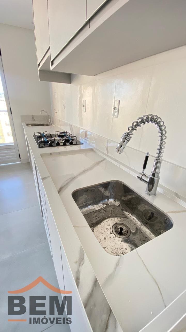 Apartamento à Venda com 2 quartos sendo 1 suíte, 2 vagas no bairro São João, Itajaí em Itajaí/SC