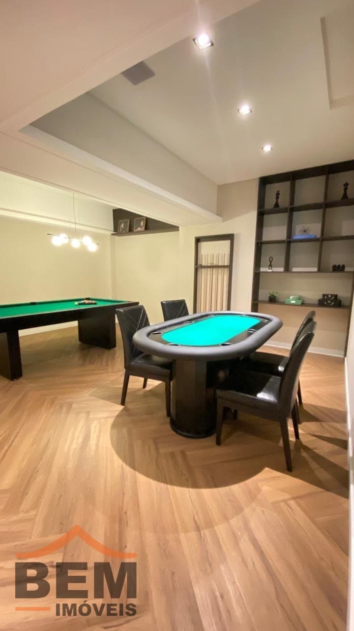 Apartamento à Venda com 2 quartos sendo 1 suíte, 2 vagas no bairro São João, Itajaí em Itajaí/SC