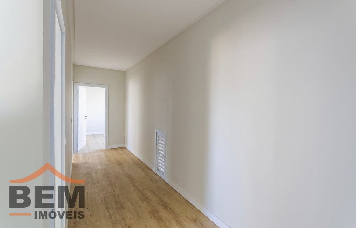Apartamento à Venda com 4 quartos sendo 4 suítes, 3 vagas no bairro Centro em Itajaí/SC