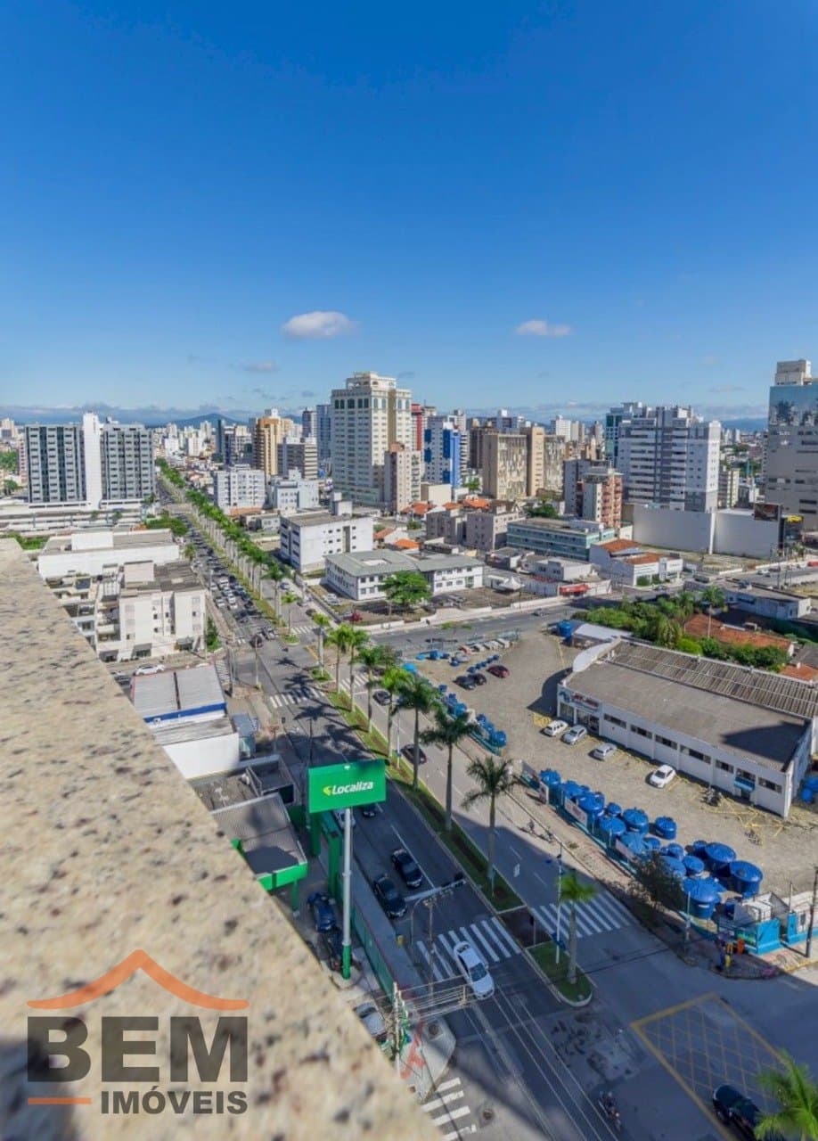 Apartamento à Venda com 4 quartos sendo 4 suítes, 3 vagas no bairro Centro em Itajaí/SC