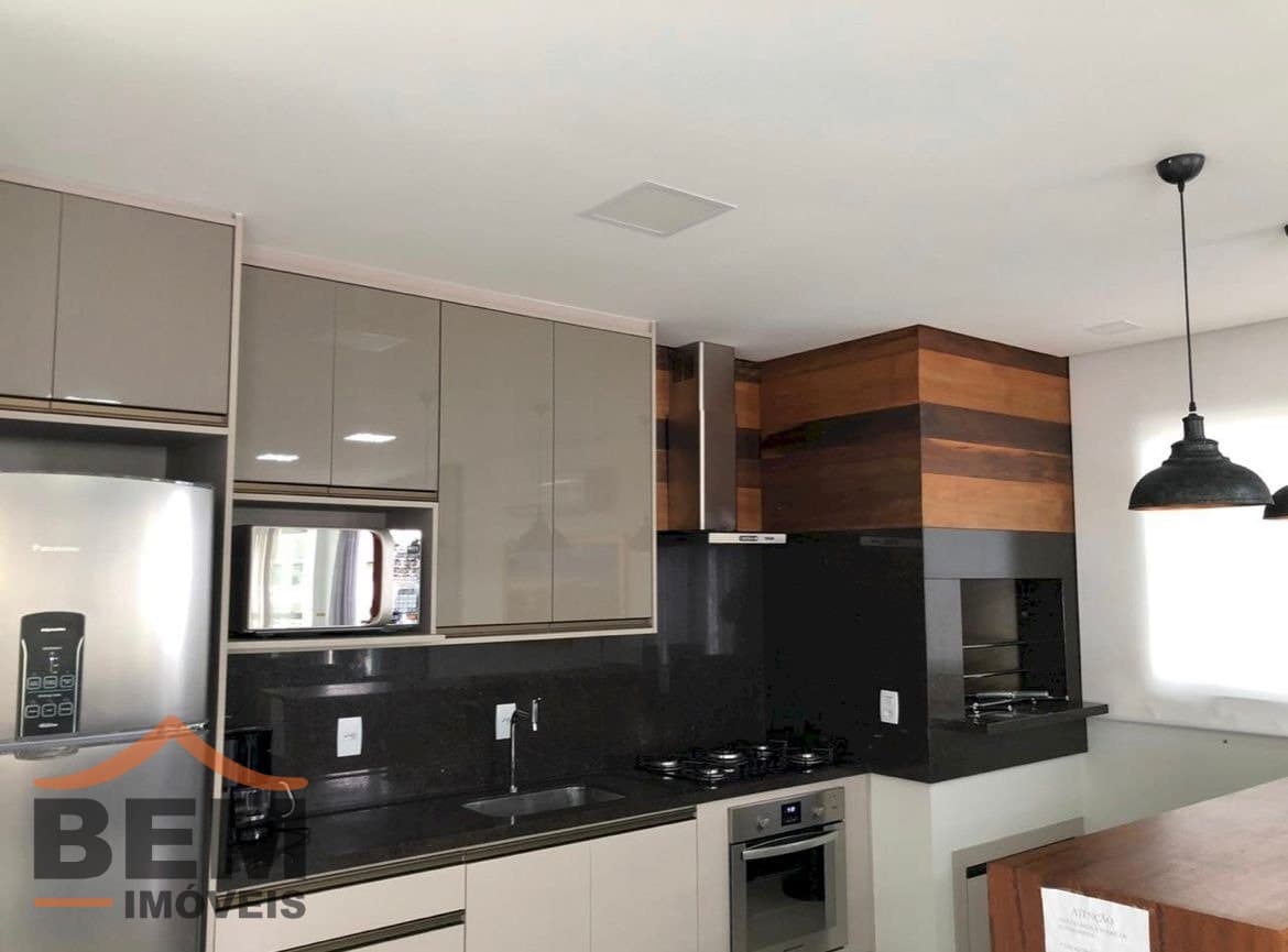 Apartamento à Venda com 4 quartos sendo 4 suítes, 3 vagas no bairro Centro em Itajaí/SC