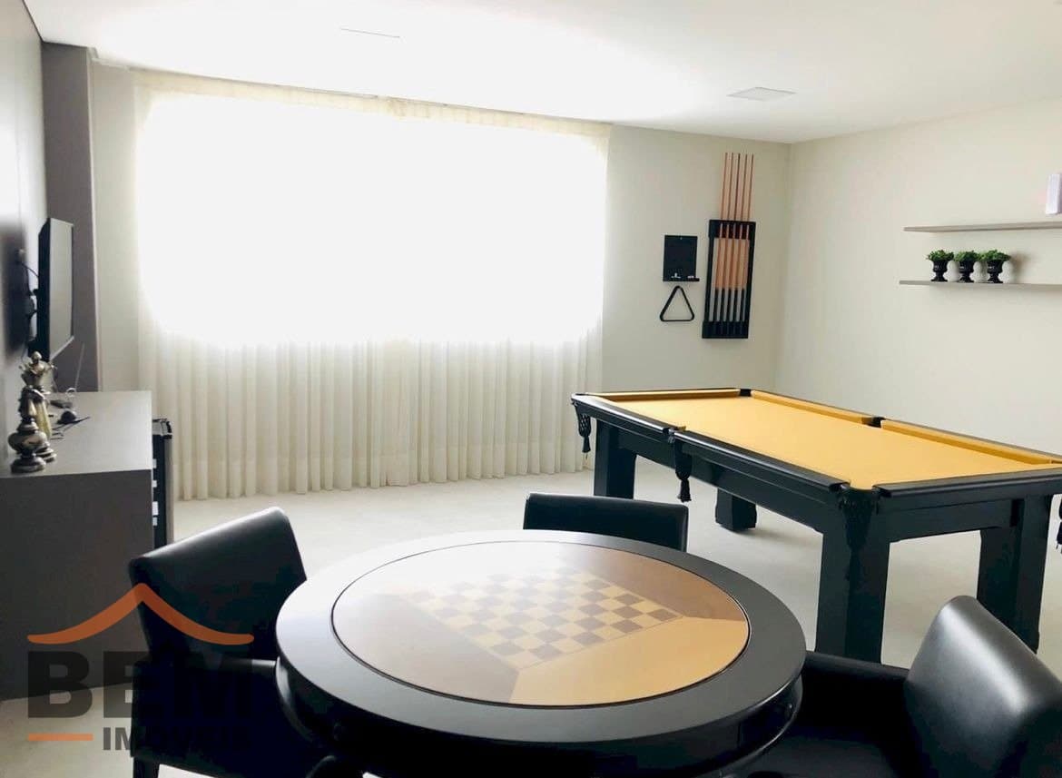 Apartamento à Venda com 4 quartos sendo 4 suítes, 3 vagas no bairro Centro em Itajaí/SC
