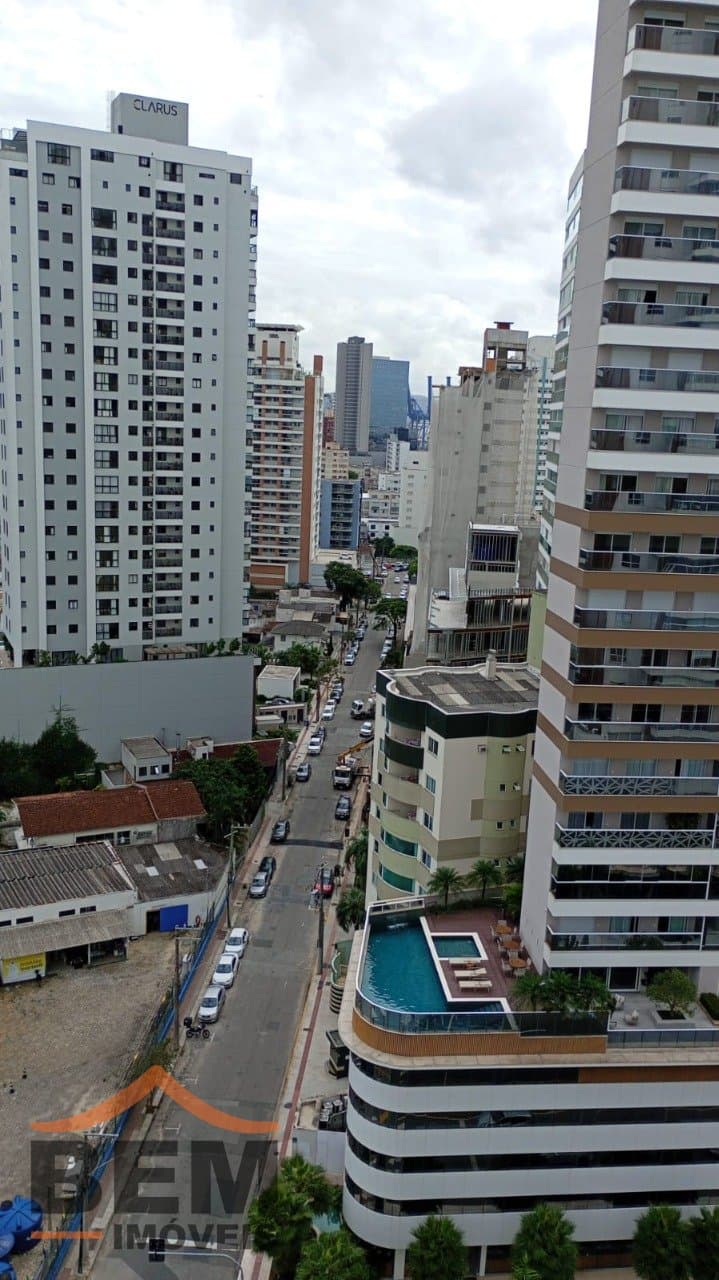 Apartamento à Venda com 4 quartos sendo 4 suítes, 3 vagas no bairro Centro em Itajaí/SC