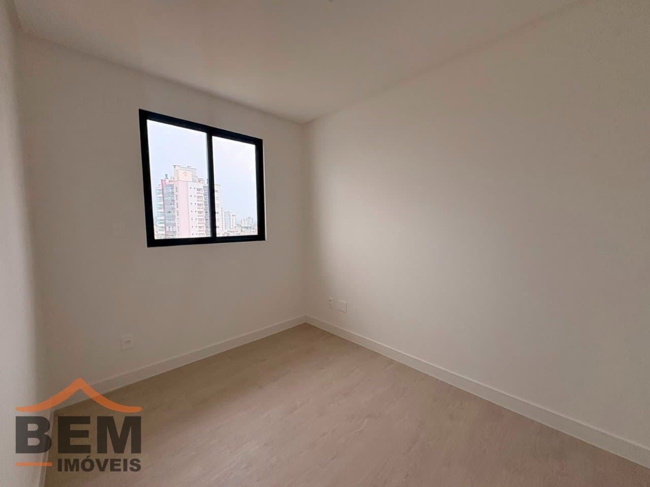 Apartamento para aluguel na Vila Operária, Itajaí: 12 -  SUITE 