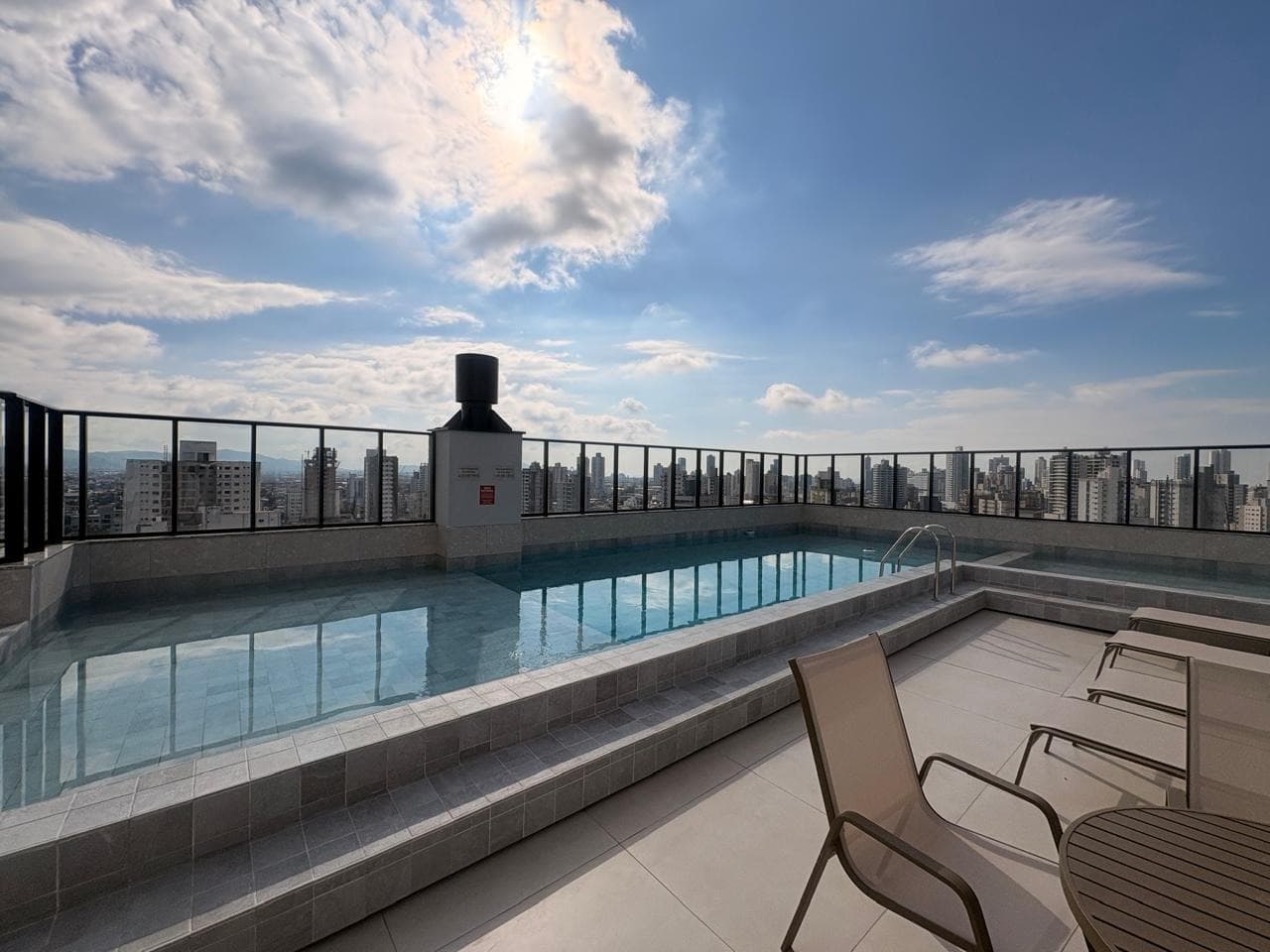 Apartamento para Locação com 2 quartos sendo 1 suíte, 1 vaga no bairro Vila Operária em Itajaí/SC: 19 - PISCINA