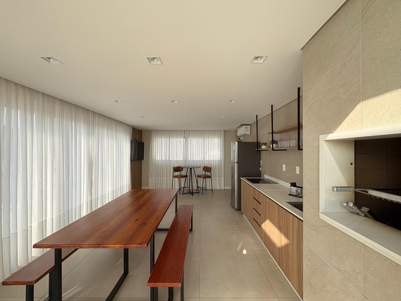 Apartamento para Locação com 2 quartos sendo 1 suíte, 1 vaga no bairro Vila Operária em Itajaí/SC: 22 - QUIOSQUE 01