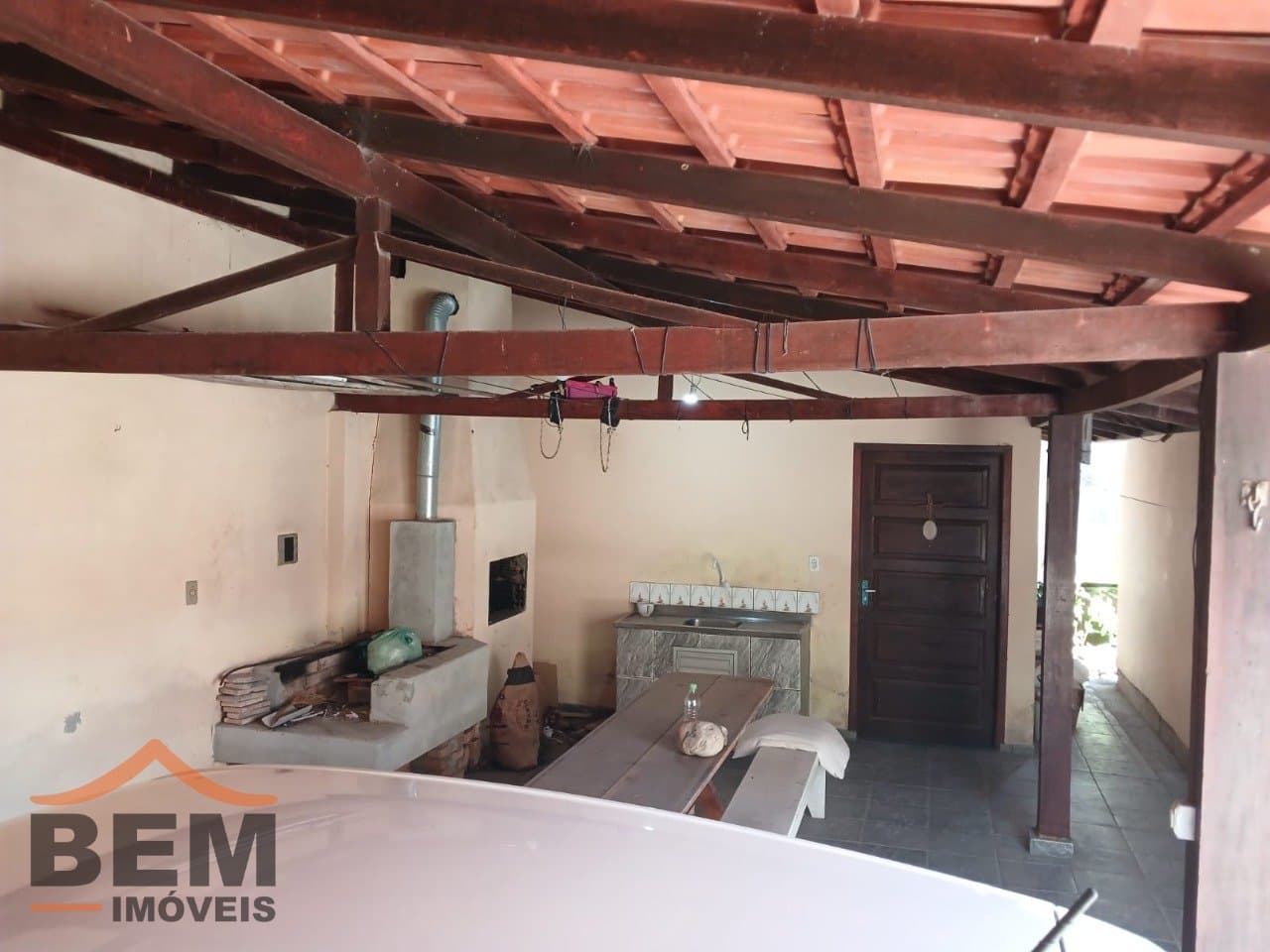 Casa à Venda com 6 quartos sendo 1 suíte, 2 vagas no bairro centro em Camboriú/SC: 2dd14cb5-845a-466a-b259-fc261ff41677