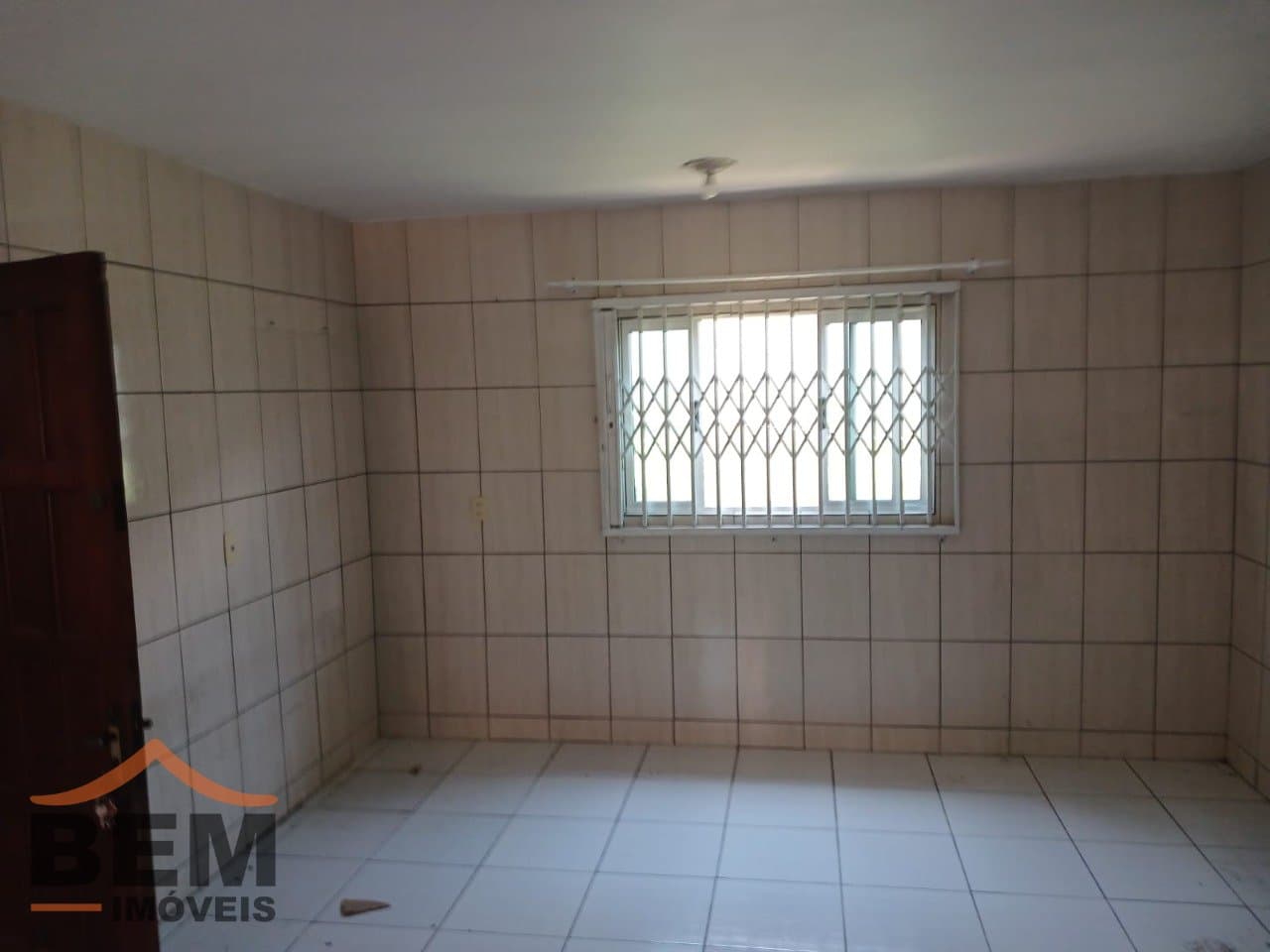 Casa à Venda com 6 quartos sendo 1 suíte, 2 vagas no bairro centro em Camboriú/SC: c49bf871-e640-4548-8bc7-f2eb7099fe42
