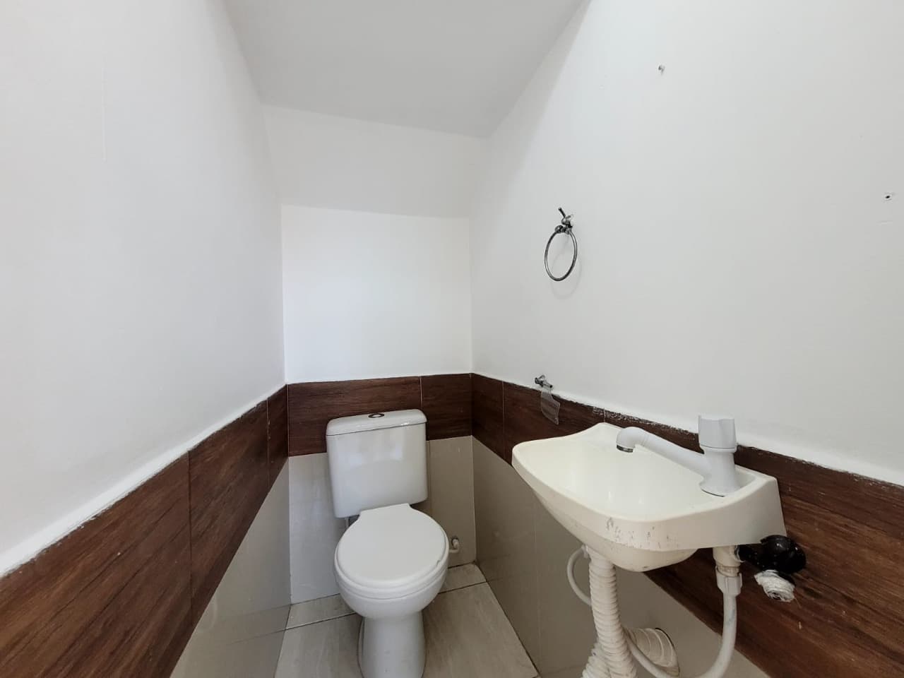 Casa para Locação com 2 quartos, 1 vaga no bairro São Vicente em Itajaí/SC: 08 - LAVABO