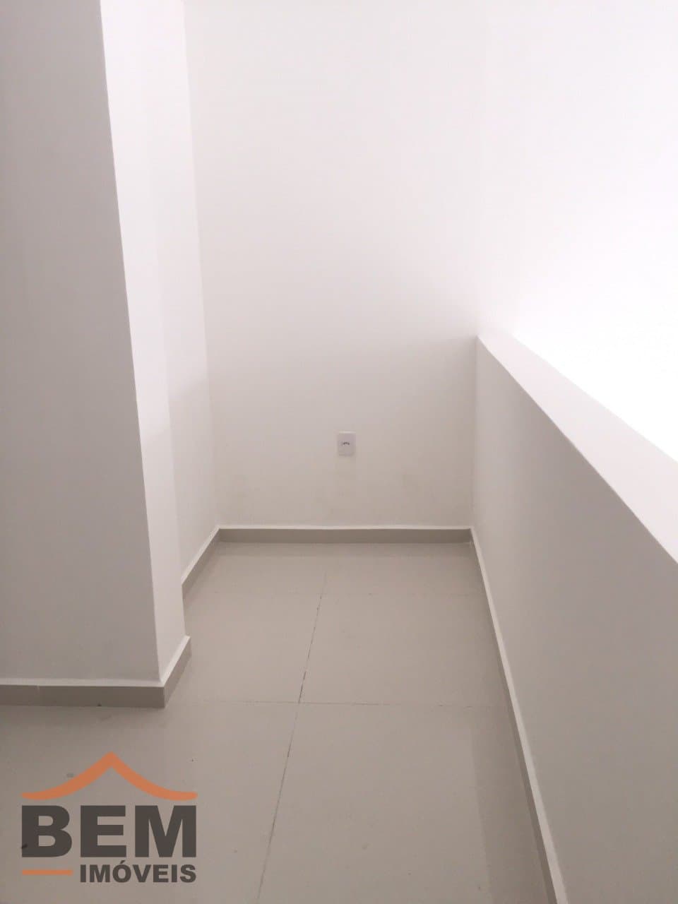 Sala Comercial para Locação no bairro Centro em Balneário Camboriú/SC: 07- SALA COMERCIAL 