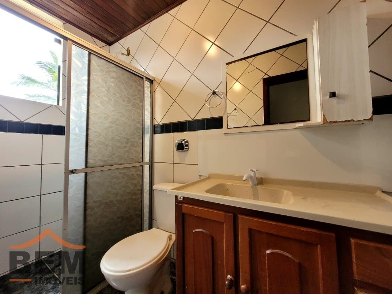 Apartamento para Locação com 2 quartos, 1 vaga no bairro Praia dos Amores em Balneário Camboriú/SC: 17 - BANHEIRO