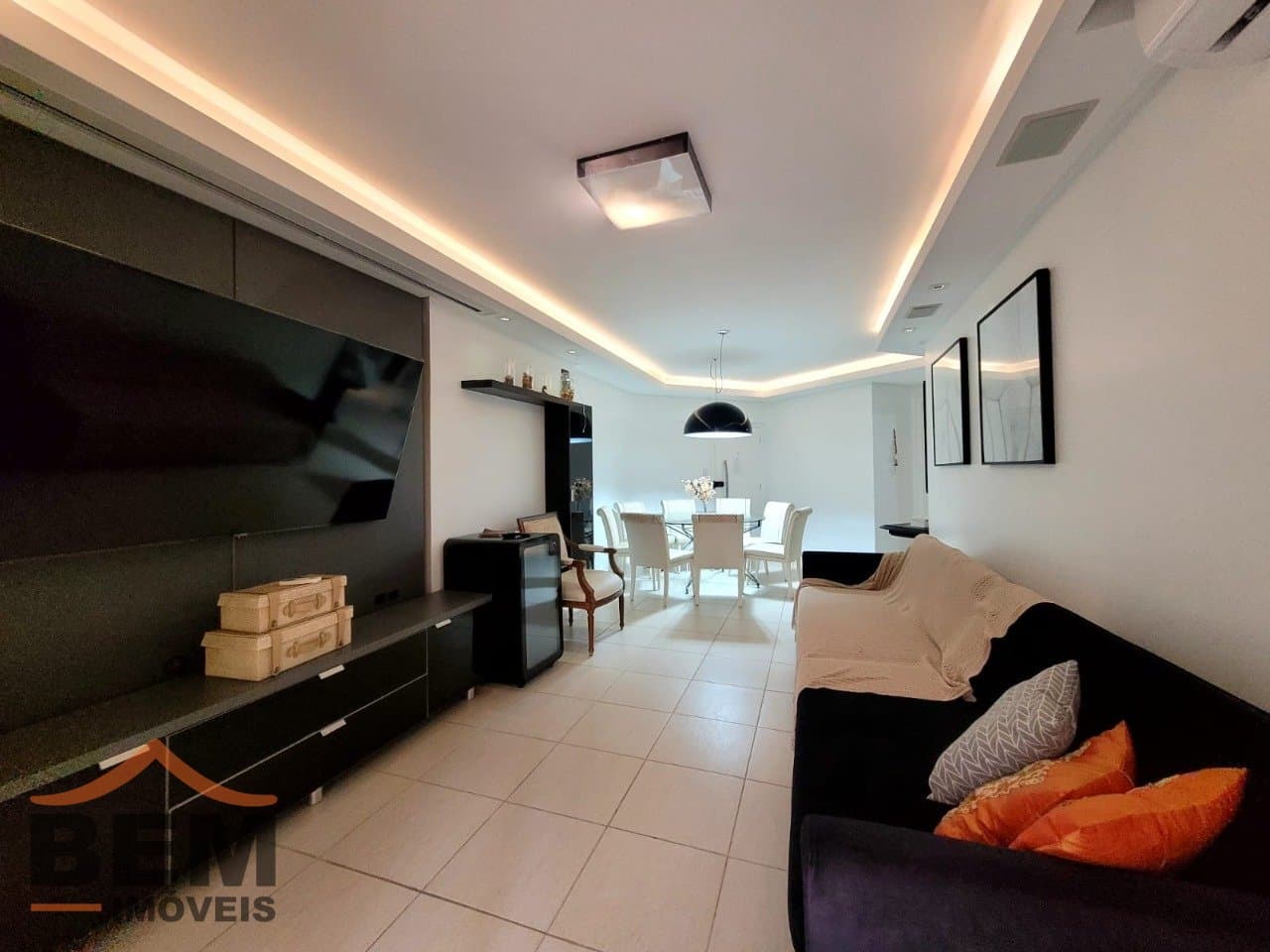 Apartamento para Locação com 3 quartos sendo 1 suíte, 1 vaga no bairro Centro em Balneário Camboriú/SC: 08 - SALA DE ESTAR E JANTAR
