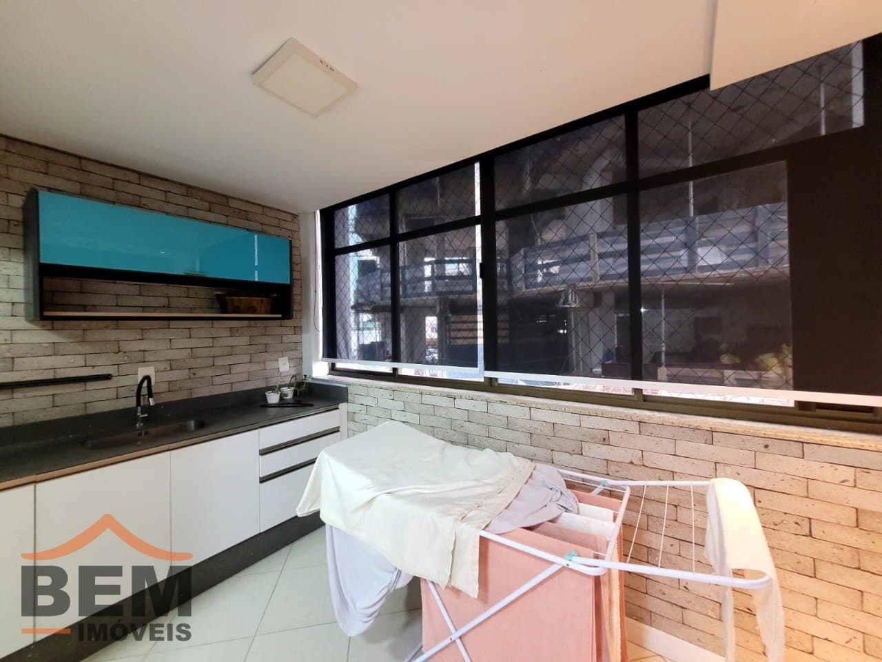 Apartamento para Locação com 3 quartos sendo 1 suíte, 1 vaga no bairro Centro em Balneário Camboriú/SC: 15 - VARANDA