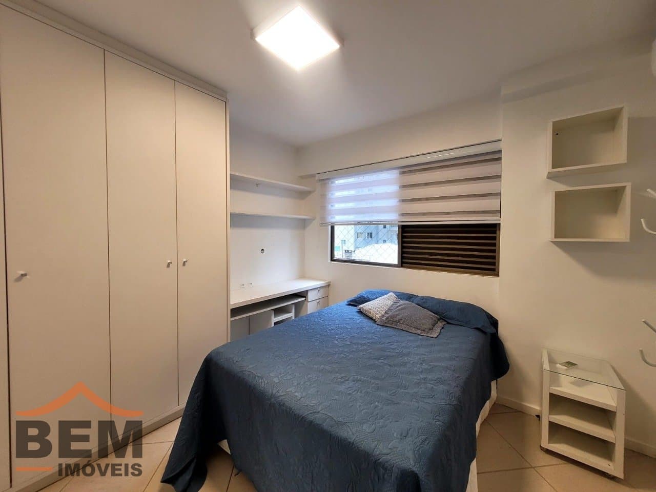 Apartamento para Locação com 3 quartos sendo 1 suíte, 1 vaga no bairro Centro em Balneário Camboriú/SC: 23 - DORMITÓRIO 01