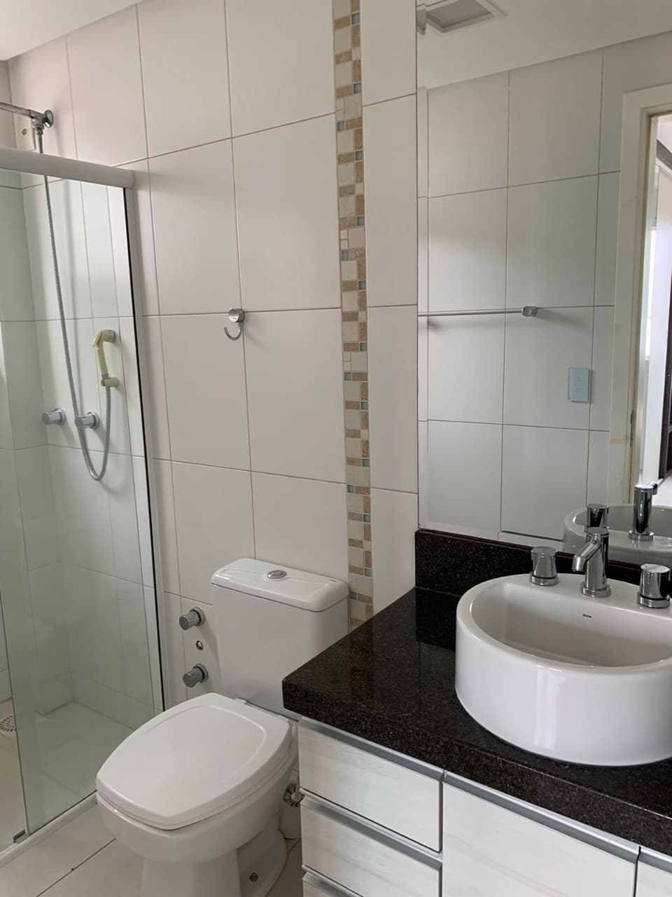Apartamento para Locação com 2 quartos sendo 1 suíte, 2 vagas no bairro Centro em Itajaí/SC: 09 - BANHEIRO SOCIAL