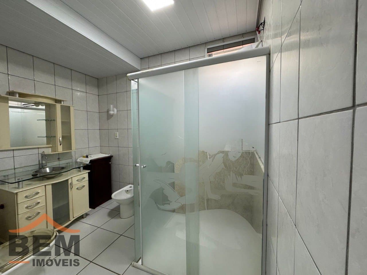 Casa à Venda com 10 quartos, 2 vagas no bairro Nações em Balneário Camboriú/SC: 8f6d2ca5-7322-4815-b10b-4c3b28894bad