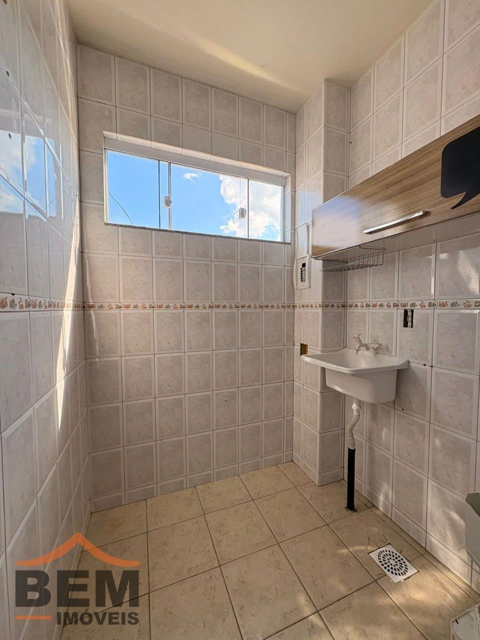 Apartamento para Locação com 2 quartos no bairro São Vicente em Itajaí/SC: 12 - ÁREA DE SERVIÇO
