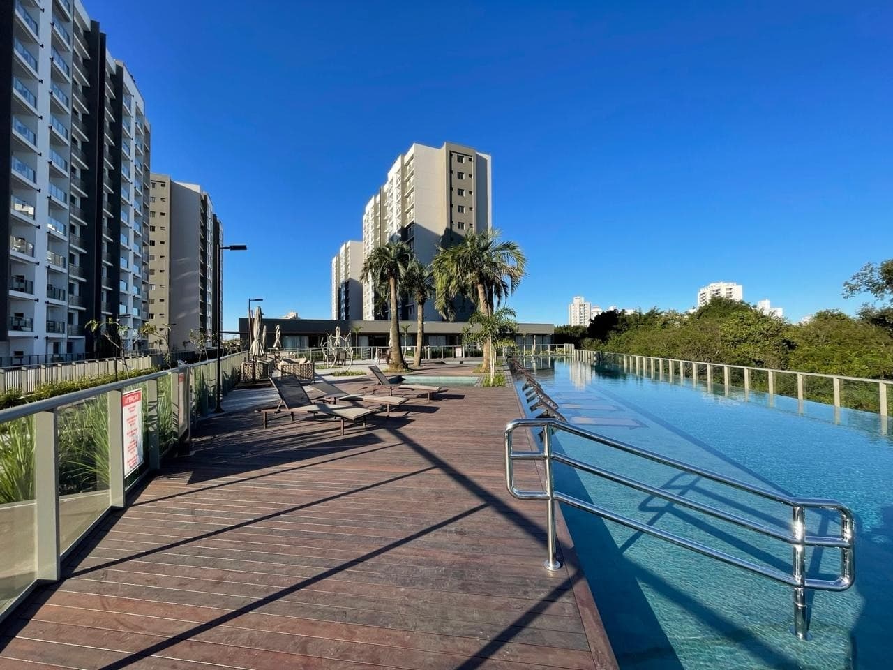 Apartamento para Locação com 2 quartos sendo 1 suíte, 1 vaga no bairro São Vicente em Itajaí/SC: 13 - PISCINA