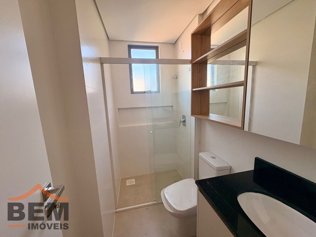 Apartamento para Locação com 1 quarto sendo 1 suíte, 2 vagas no bairro Centro em Itajaí/SC: 13 - BANHEIRO SUITE